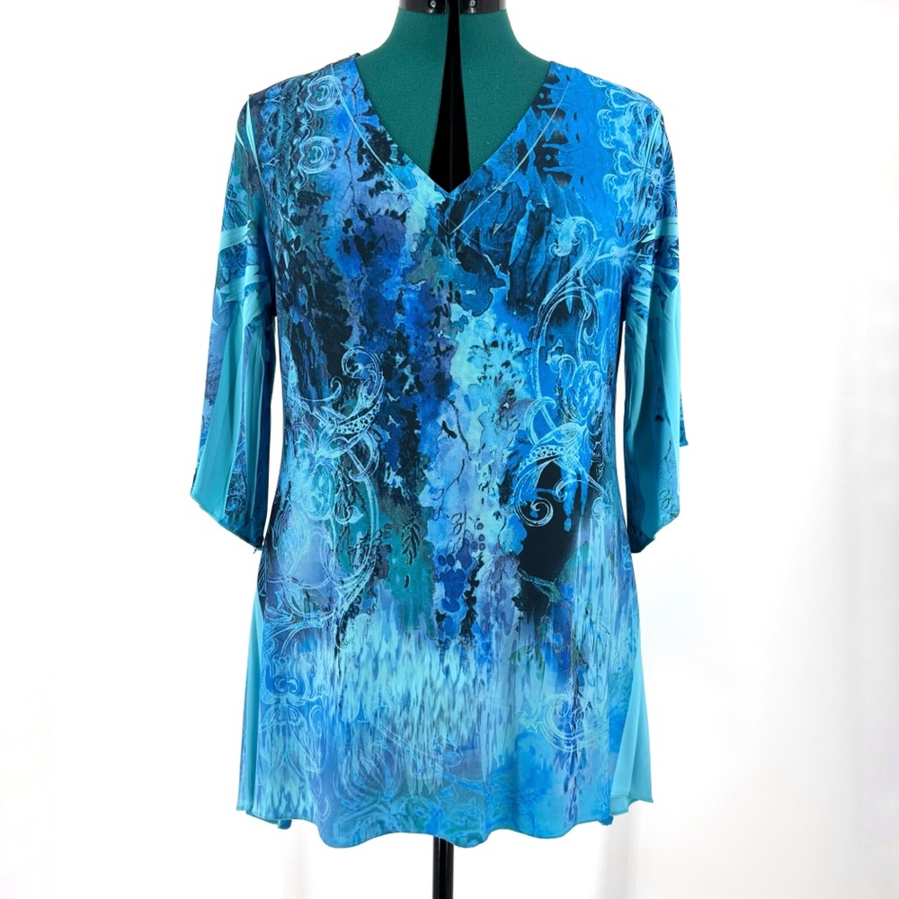 Pretty Woman Blue Toned Abstract Paisley V-Neck Lace Back A-Line Top, Large